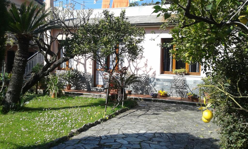 Casa Tra Il Verde E Il Blu Генуа Екстериор снимка